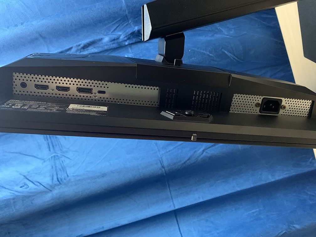 MSI MAG 272QP QD OLED X50 Ports