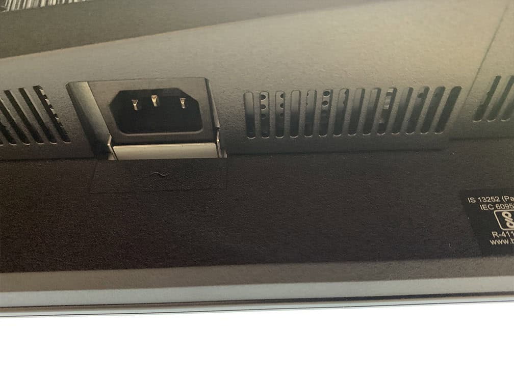 MSI MPG 322UR QD OLED X24 Ports